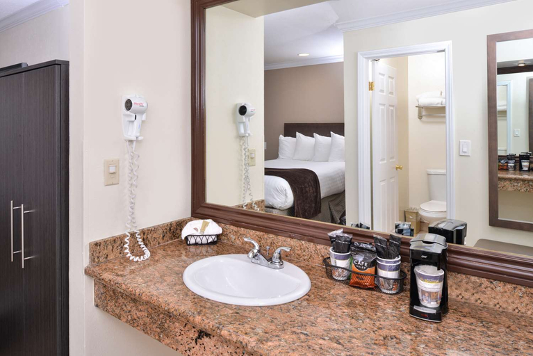 Bathroom 4, Best Western Capistrano Inn, Orange