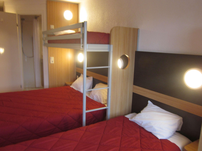 Bedroom 2, Premiere Classe Bayeux, Calvados