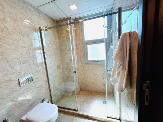 Bathroom 1, Aspire Tower # Skyline Escape Juffair, Manama