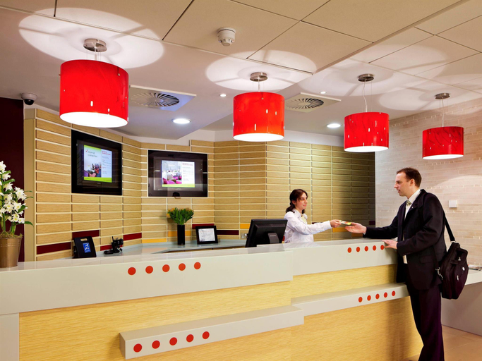 Public Area 2, ibis Aberdeen Centre - Quayside, Aberdeen