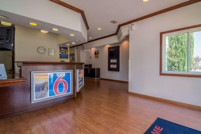Public Area 2, Motel 6 Dallas, TX - North - Richardson, Dallas