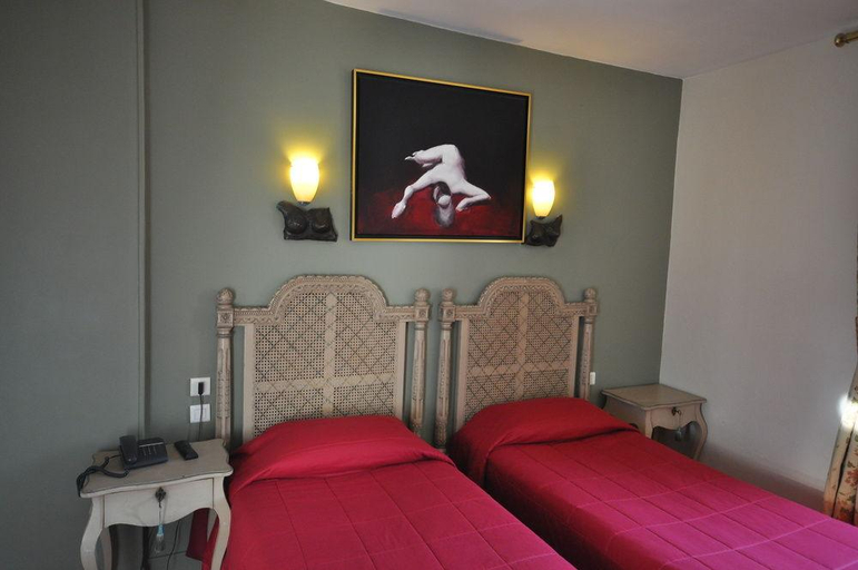Bedroom 4, des Bains, Paris