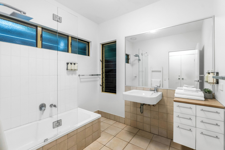 Bathroom 5, Sanctuary Palm Cove, Cairns