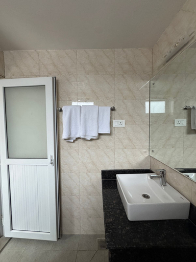 Bathroom 3, Bay Hotel, Gandaki
