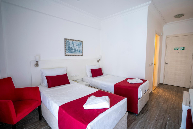 Bedroom 2, Ayapam Hotel, Akköy