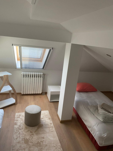 Others 5, Eli rooms, Novi Sad