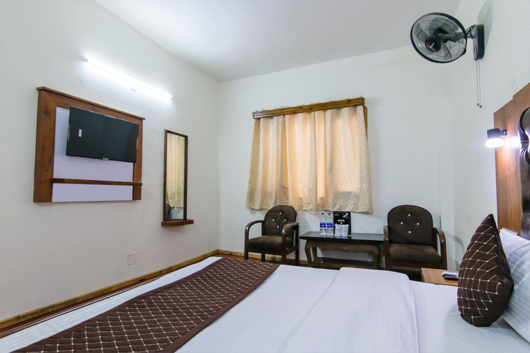 Bedroom 2, MHA hotels MOORANG mall manali, Kullu