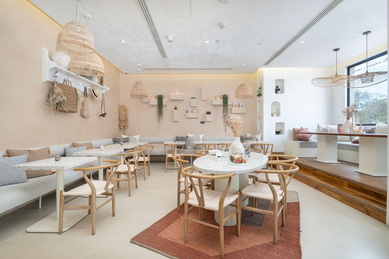 Food & Drinks 5, Beach Walk Boutique, Dubai