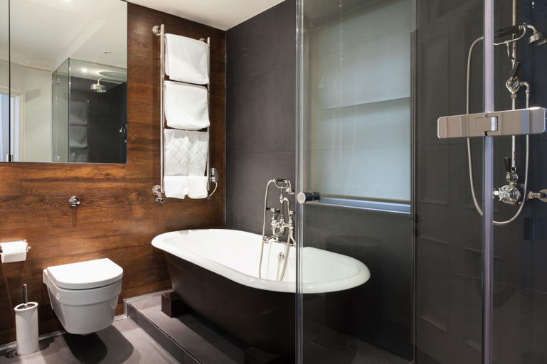 Bathroom, The Chesterfield Suite, London