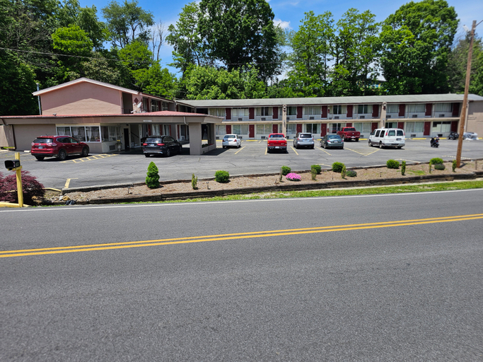 Public Area 1, The Edyn Motel, Wythe