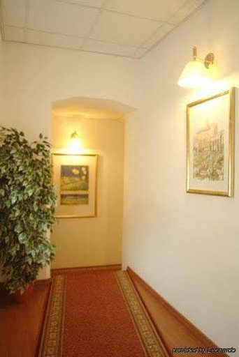 Others 3, Hotel Tirreno, Roma