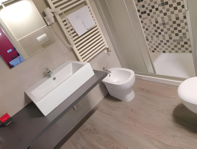 Bathroom 15