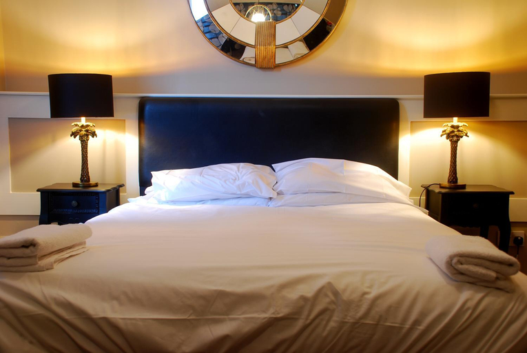 1, The Metropole