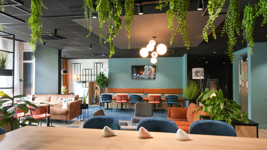 Public Area 3, ibis Vitré Centre, Ille-et-Vilaine