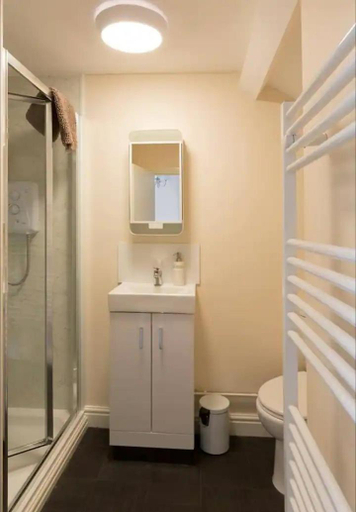 Bathroom 5, Stay with The Reach Cambridge, Cambridgeshire