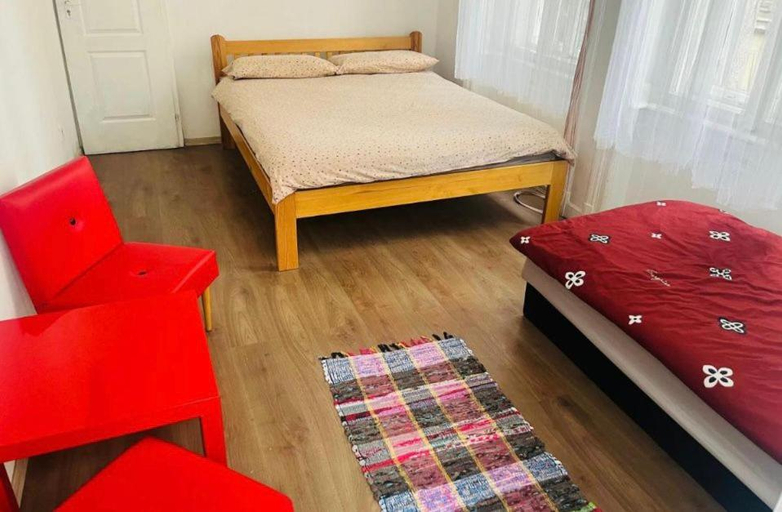 5, Bobr Krw stay, Budapesti