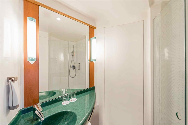 Bathroom 4, ibis Munich Parkstadt Schwabing, München