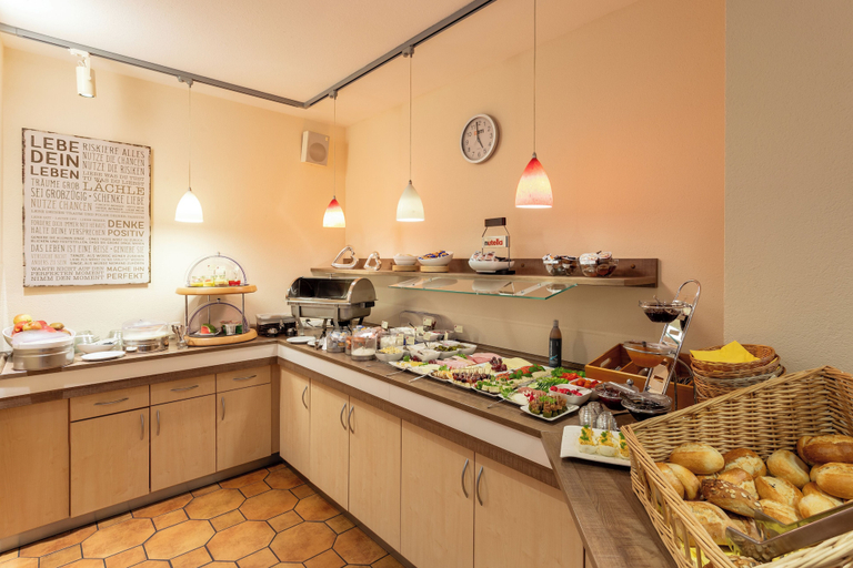 Food & Drinks 5, Hotel Montana Diemelstadt, Waldeck-Frankenberg