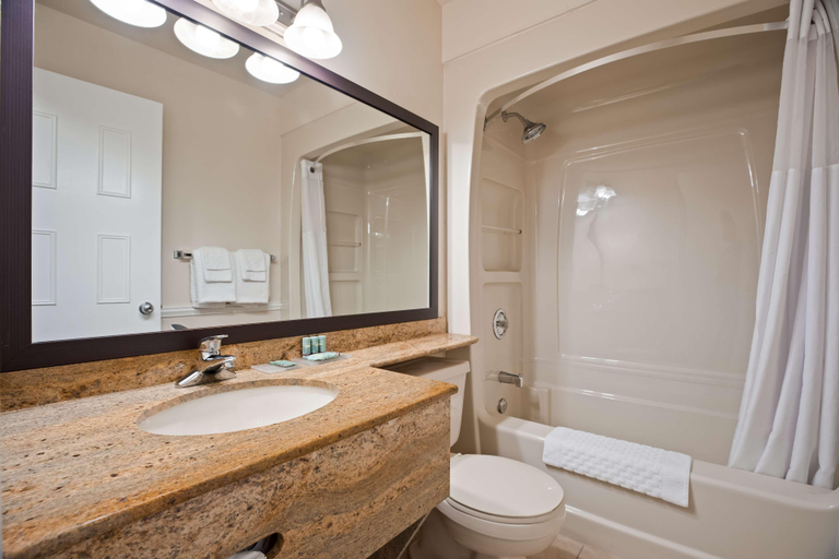 Bedroom 5, Best Western Smiths Falls Hotel, Leeds and Grenville