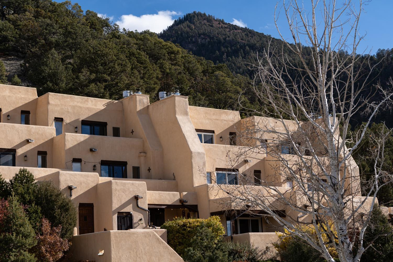 Others 2, Three Studios at Canyon Base - 15min to Ski, Taos