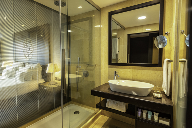 Bathroom 5, Epic Sana Luanda Hotel, Ingombota