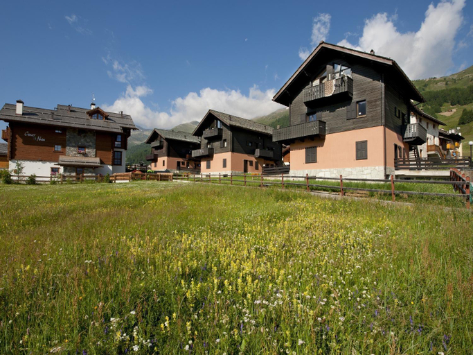 Others 2, Sara Apartments, Sondrio