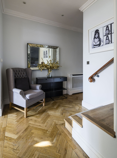 Others 4, The Connaught Suite in London, London