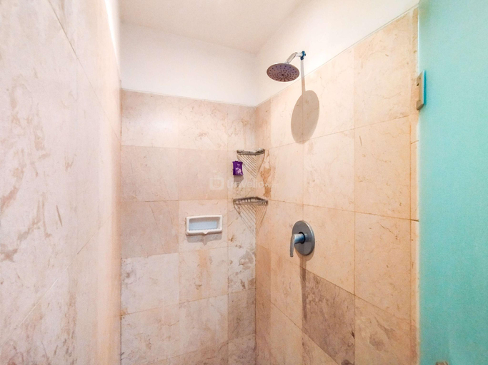 Bathroom 3, Best Location 1BR at Braga City Walk By Travelio, Bandung