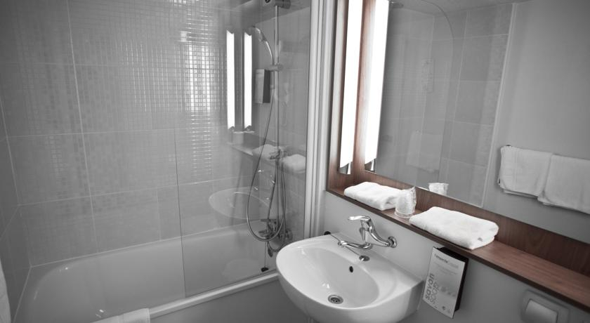 Bathroom 5, Campanile Vire, Calvados