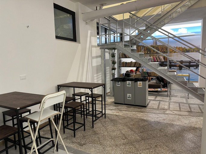 Food & Drinks 5, Host Bari Centrale, Bari