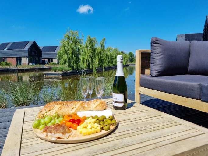 Food & Drinks 4, Villa in Balk with Private Jetty, Gaasterlân-Sleat