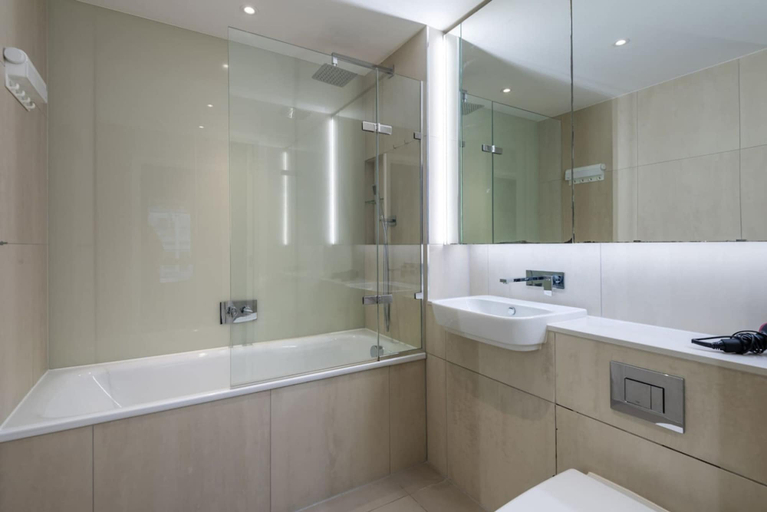 Bathroom 4, Montana Apartment | Wembley Stadium, London