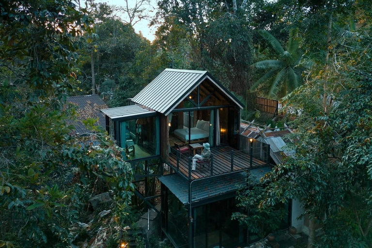 Exterior 9