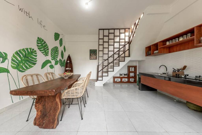 Others 3, Family Paradise Villa, Shared Pool, Jungle & Rice Field Views, Gianyar