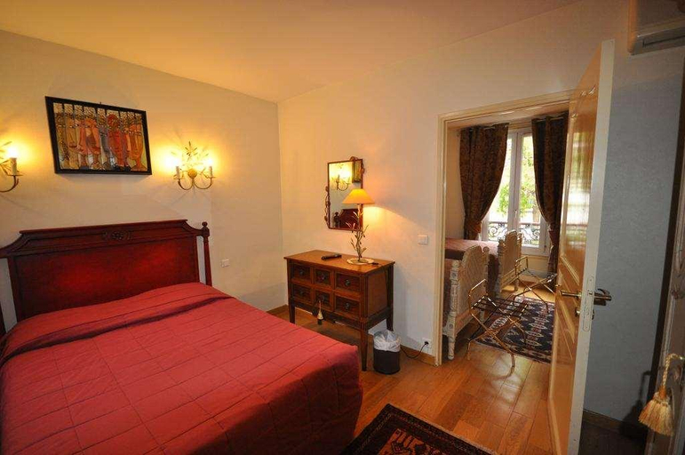 Bedroom 3, des Bains, Paris