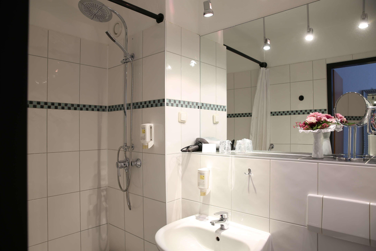 Bathroom 4, Best Western Spreewald, Oberspreewald-Lausitz