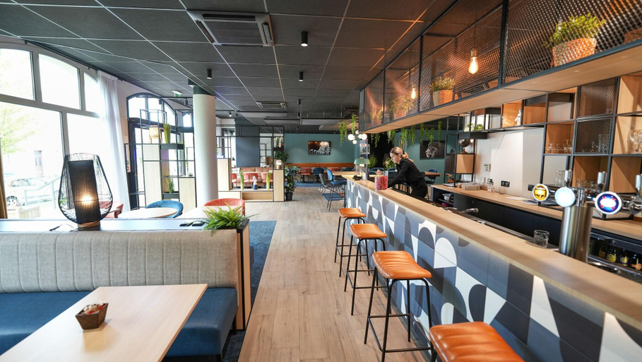 Public Area 3, ibis Vitré Centre, Ille-et-Vilaine
