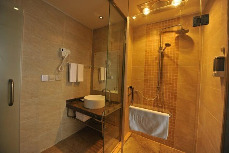 Bathroom 3, Coffey Hotel, Ngawa Tibetan and Qiang