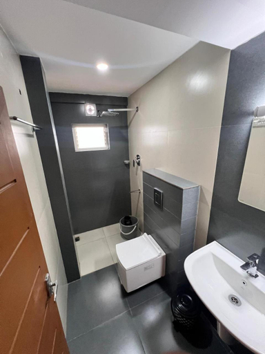 Bathroom 4, BLIZZ REGENCY, Ernakulam
