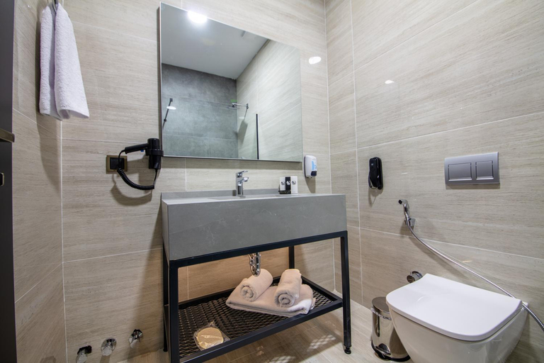 Bathroom 5, V Center Hotel, Yomra