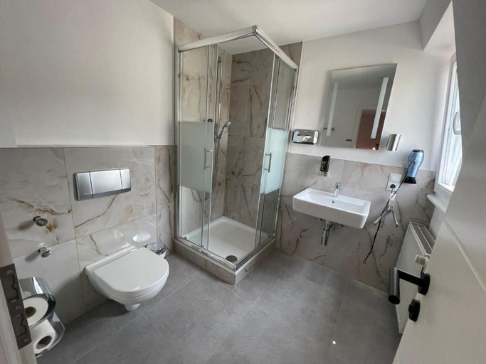Bathroom, Hotel & Restaurant Bella Italia, Mayen-Koblenz