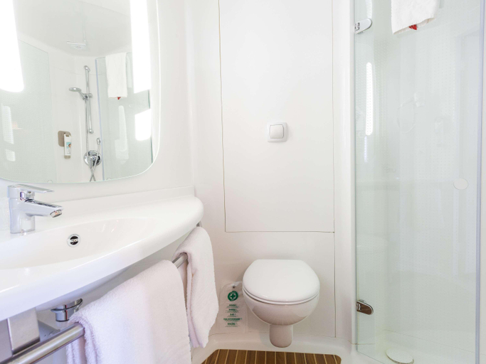 Bathroom 4, ibis Elche, Alicante