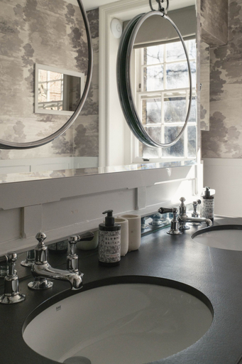 Bathroom 3, The Connaught Suite in London, London