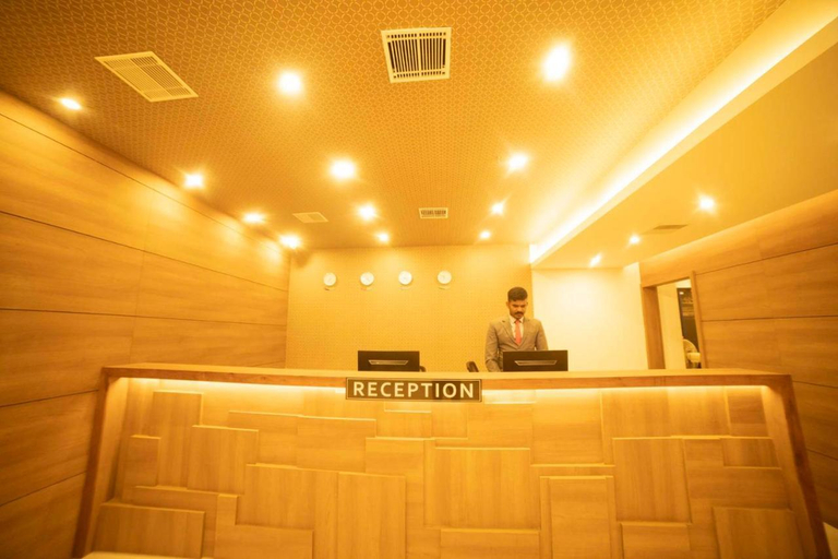 Others 5, HOTEL SAVITHRI, Thiruvananthapuram