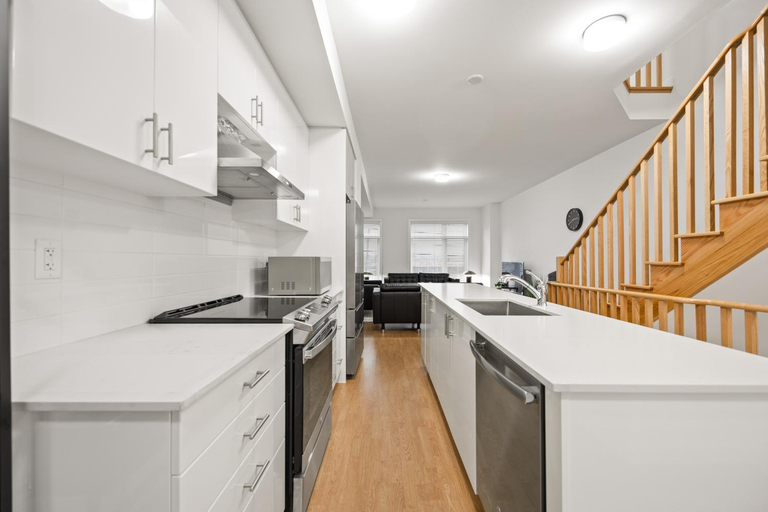 Others 3, CEDAR Private Double Room with 2-Shared Bathrooms and a Balcony in Toronto, ON, Canada, Toronto
