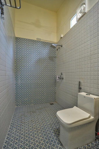 Bathroom 5, Amore Serenity Resort, North Goa