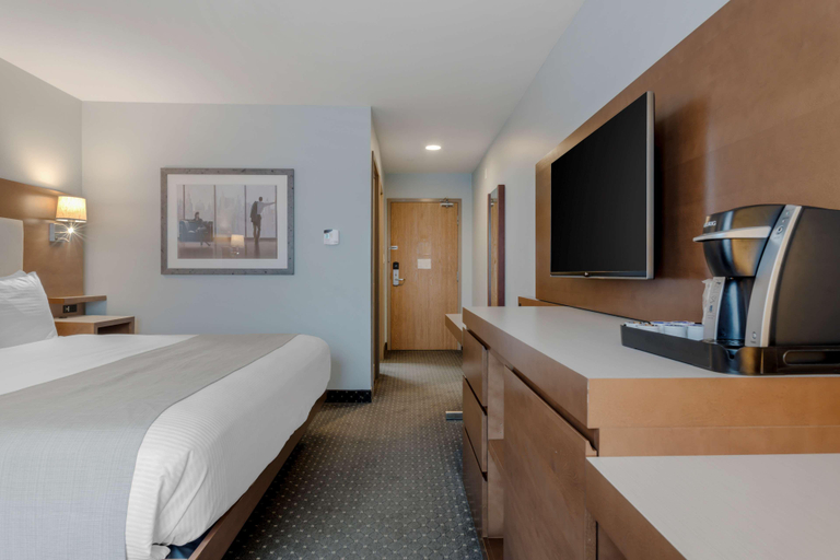 Bedroom 3, Best Western Plus Woodstock Hotel & Conference Cen, Carleton