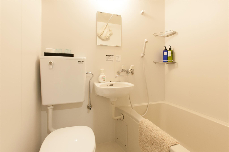 Bathroom 12