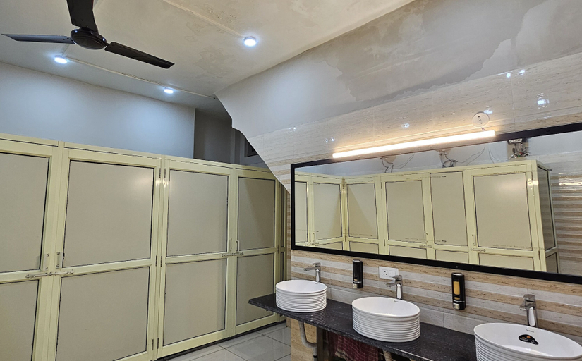 Bathroom 3, Royal Stay Inn, Moradabad