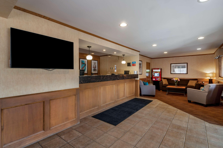 Public Area 3, SureStay Plus Hotel By Best Western Salmon Arm, Columbia-Shuswap